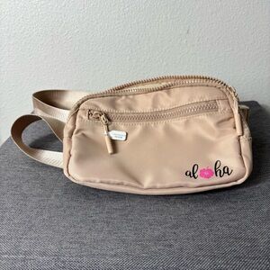 NWT Aloha Beige/Tan Crossbody Zip Up Adjustable Bag